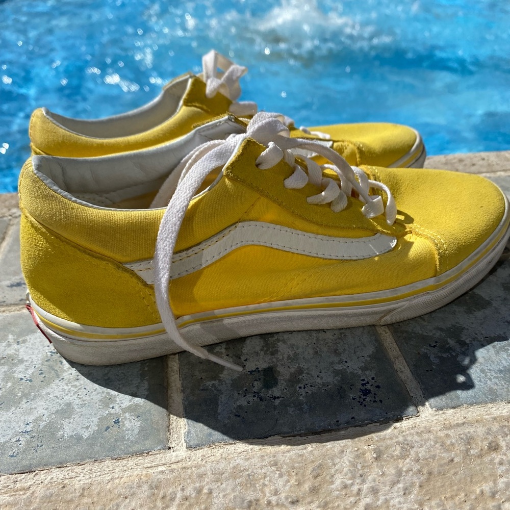 Crayola Lemon yellow